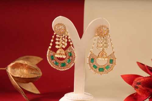 Konikkara drop earrings